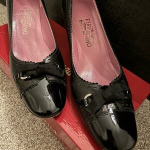 Ferragamo low heel black shoes